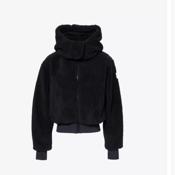 ALO Yoga Jackets & Blazers - ALO Yoga Foxy Black Sherpa Jacket